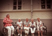 Senioren-WG: lieber gemeinsam statt einsam im Alter Senioren-WG: Ewig fit Magazin