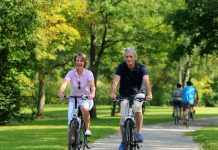 Sport im Alter: So einfach halten Sie sich fit und gesund Sport im Alter: So einfach halten Sie sich fit und gesund Ewig fit Magazin